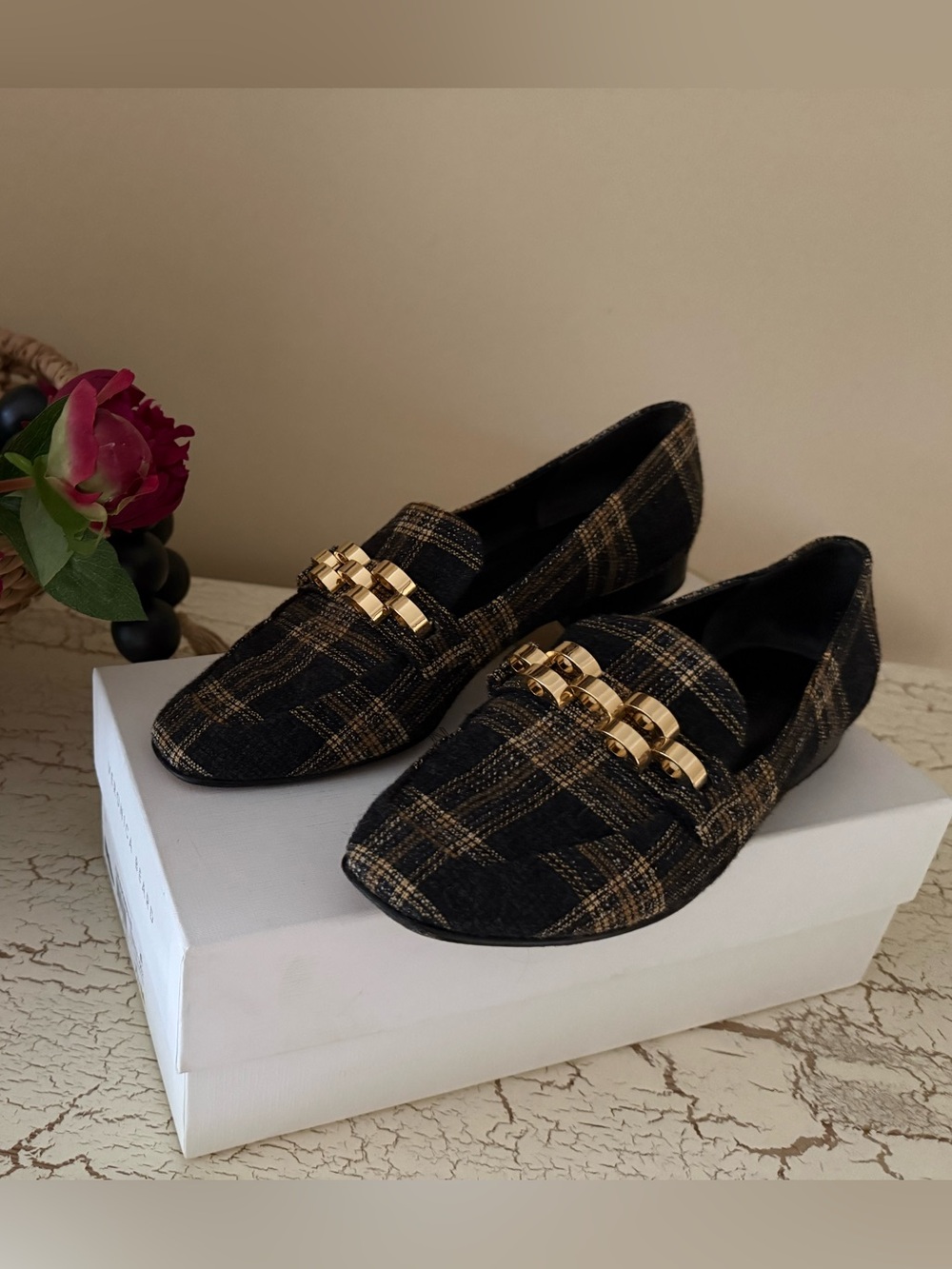 Veronica Beard Alire Black Multi Plaid Loafers Gold Hardware Size 7.5